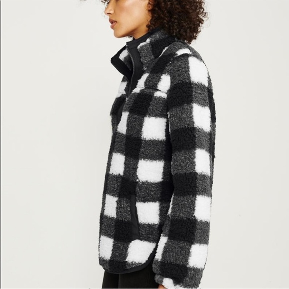 A&F Oversized 1/2 Zip Mock Neck Sherpa Fleece - Picture 4 of 6